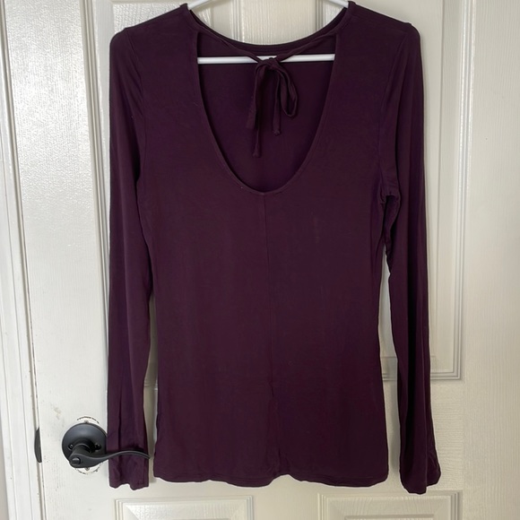 Aritzia babaton Keyhole back long sleeve shirt - Picture 2 of 3